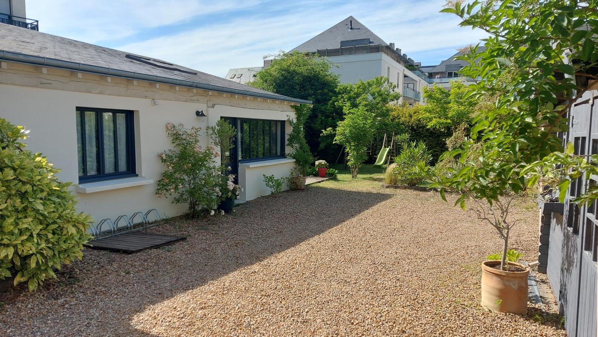 Gite Lumineux De 45M2 En Coeur De Ville Saint-Avertin Exterior photo